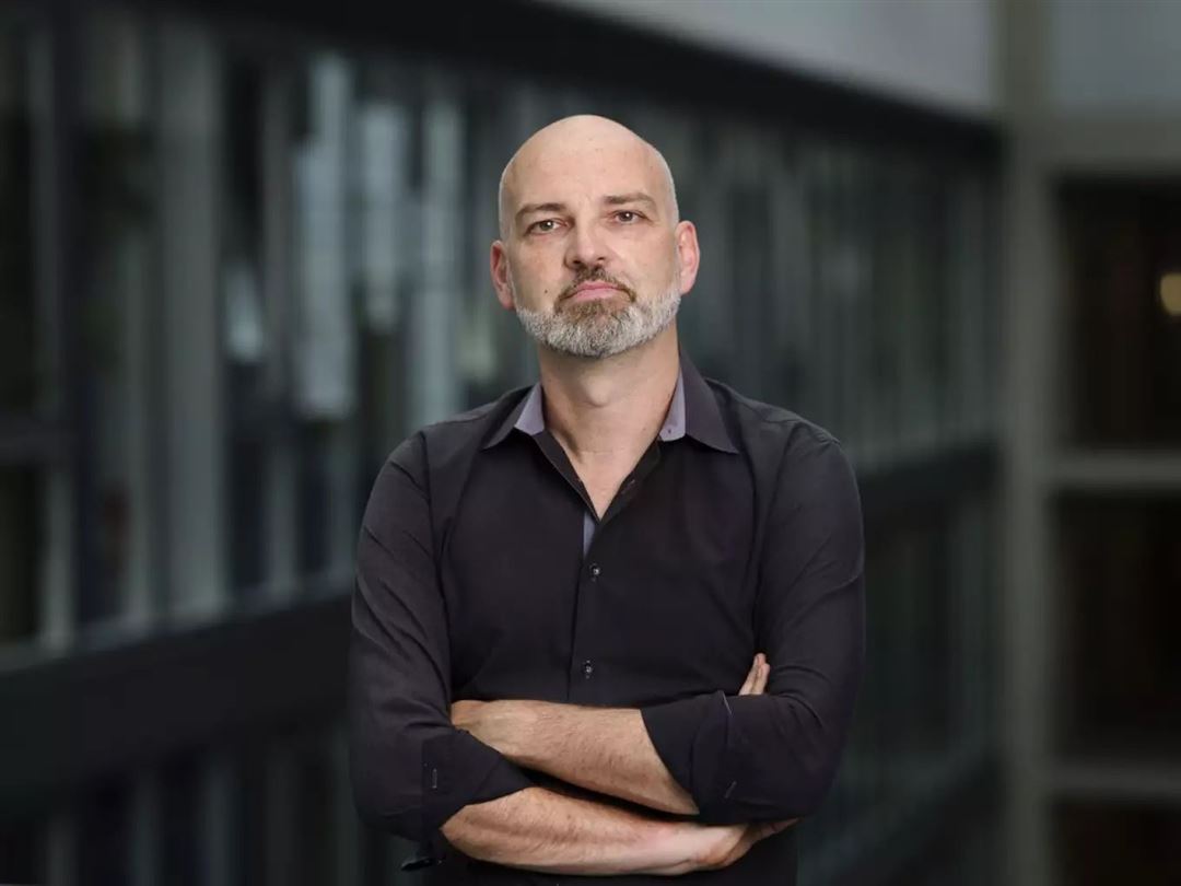 Prof. Dr. Mike S. Sch&auml;fer